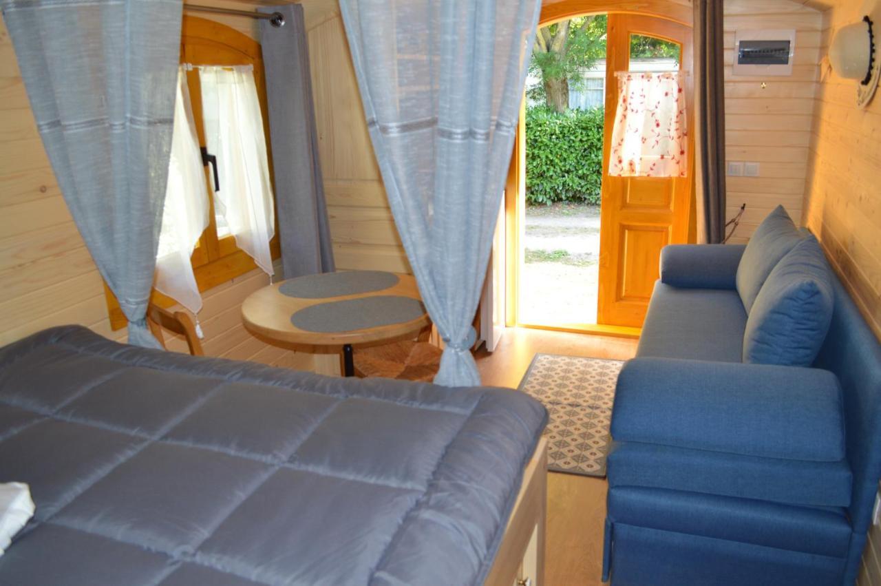 Le Clocher De Neyran Hotel Saint-Gervais-sur-Mare Exterior foto